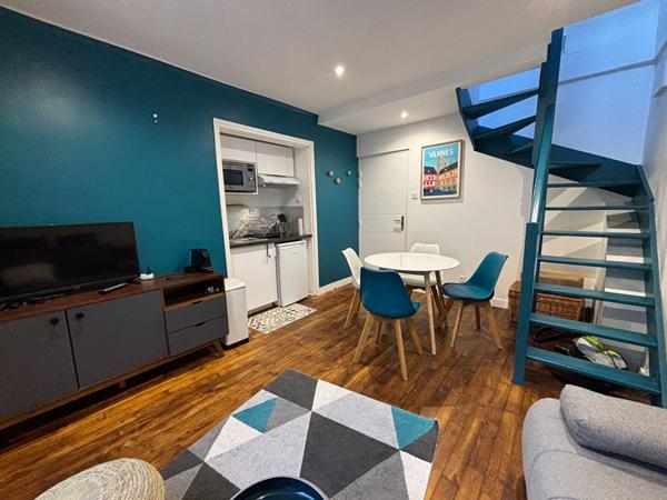 Immeuble à vendre à Vannes - 6 appartements - pas de copropriété cour extérieure