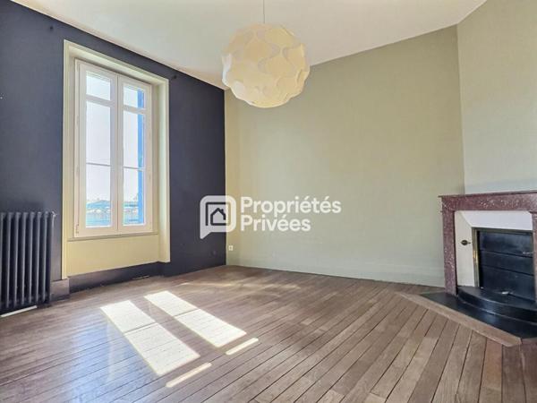 Maison de ville T8 d'env. 236 m2 avec 6 ch, piscine chauffée et garage sur PERIGUEUX (24000)