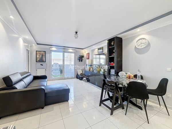 Vente                                                      Appartement
                        
                     4 pièces                      72 m2                     à Limeil-Brévannes