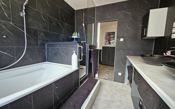 Appartement à vendre    5 pièces • 150,63 m2 Saint-Étienne