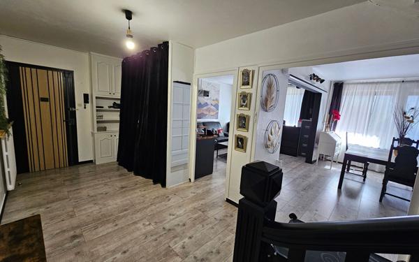 Appartement à vendre    5 pièces • 150,63 m2 Saint-Étienne