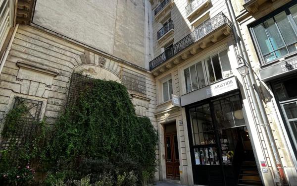 Appartement à louer    2 pièces • 36,87 m2 Paris 9