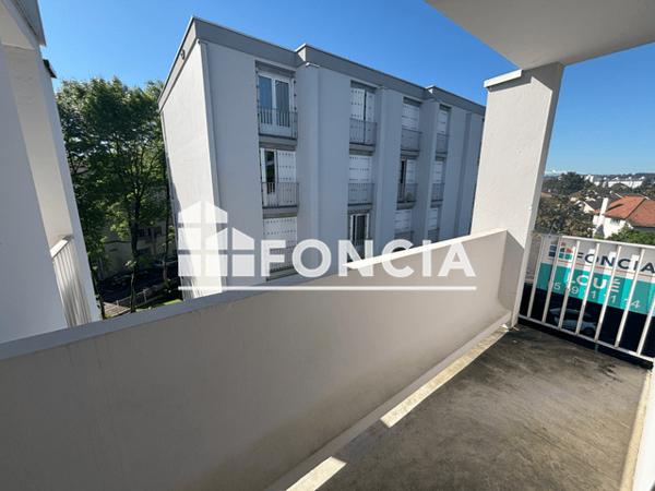 Location Appartement 2 pièces 30.86 m² - 22/24 AVENUE FOUCHET Pau 64000