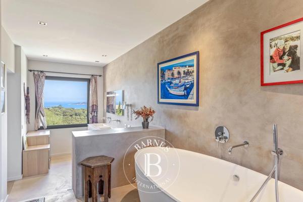 Sainte-Lucie-de-Porto-Vecchio, Villa 5 Chambres -  257 m² à vendre