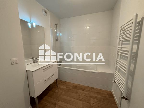 Location Appartement 4 pièces 74.21 m² - 197 RUE DE LA PRESLE Tours 37100
