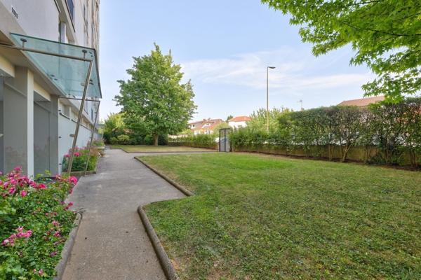 A 1 Min du métro Paul Vaillant Couturier 2 pièces, 1 chambre, Cave