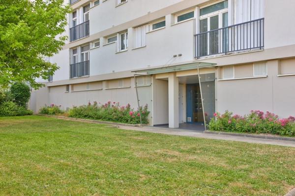 A 1 Min du métro Paul Vaillant Couturier 2 pièces, 1 chambre, Cave