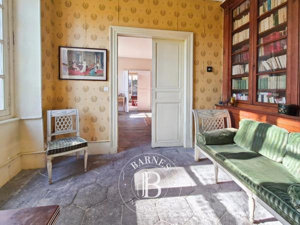 Riom, Maison 8 Chambres -  415 m² à vendre
