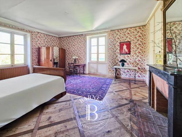 Riom, Maison 8 Chambres -  415 m² à vendre