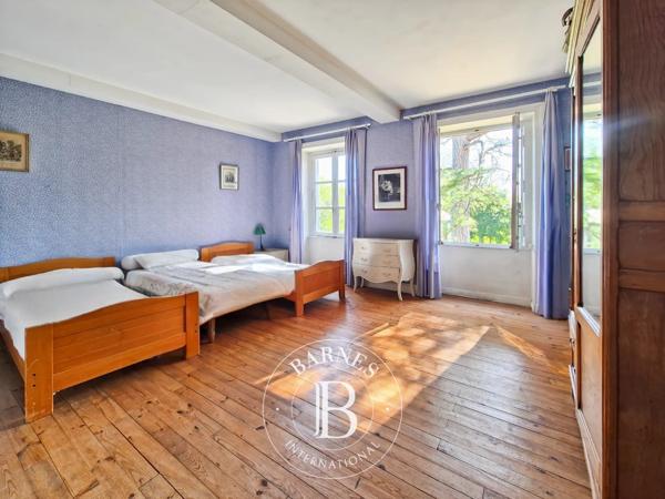 Riom, Maison 8 Chambres -  415 m² à vendre