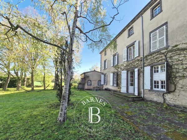 Riom, Maison 8 Chambres -  415 m² à vendre