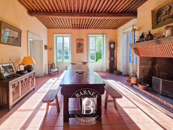 Riom, Maison 8 Chambres -  415 m² à vendre