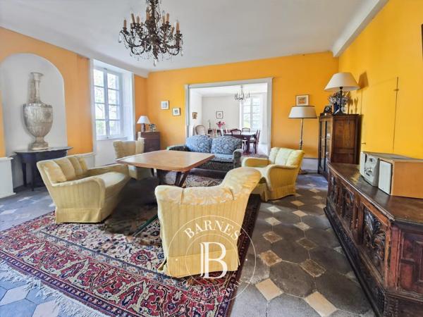 Riom, Maison 8 Chambres -  415 m² à vendre