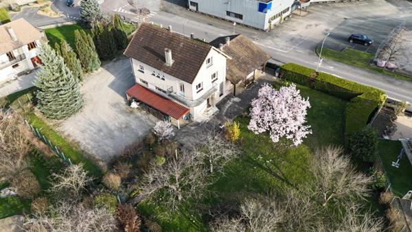 Rare sur le secteur – Maison familiale avec grand terrain aux portes de Lons-le-Saunier (39)