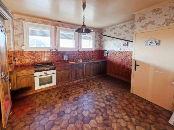 Rare sur le secteur – Maison familiale avec grand terrain aux portes de Lons-le-Saunier (39)