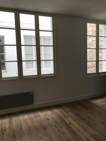 Sudio rénové - Immeuble Pierre Centre de BORDEAUX