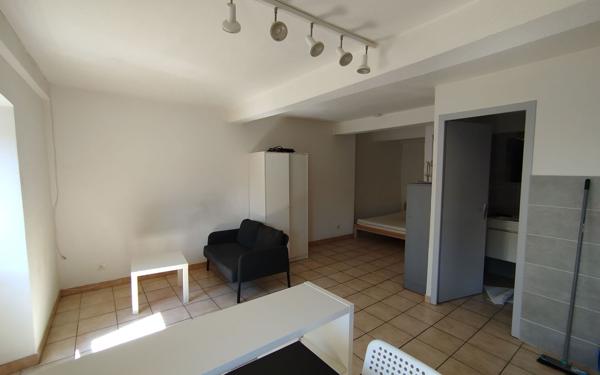 Appartement à louer    1 pièce •  Aubenas