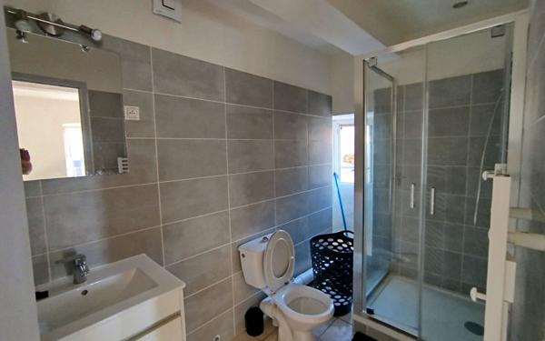 Appartement à louer    1 pièce •  Aubenas