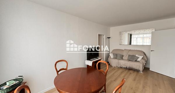 Location Appartement meublé 3 pièces 63.04 m² - Paris 75015