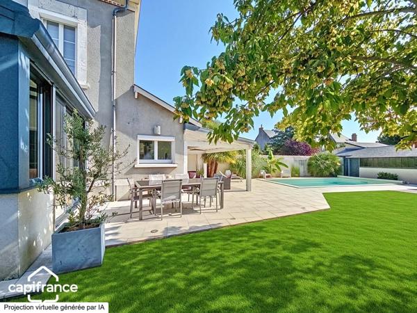 Maison de ville 122 m² – 3 chambres + bureau – jardin, piscine chauffée, garage – Thouars centre (79100)