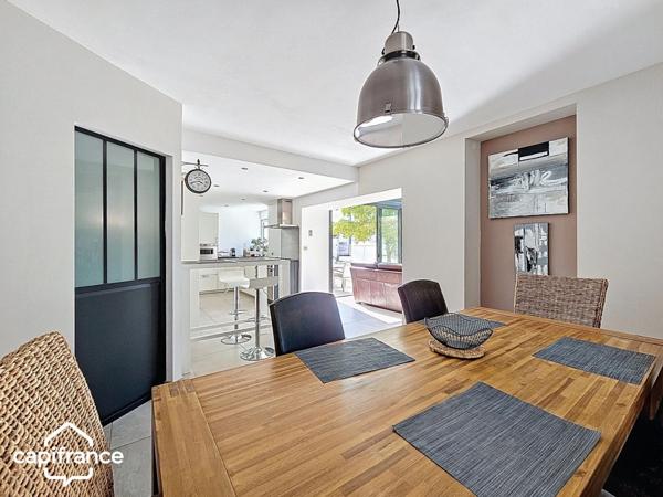 Maison de ville 122 m² – 3 chambres + bureau – jardin, piscine chauffée, garage – Thouars centre (79100)