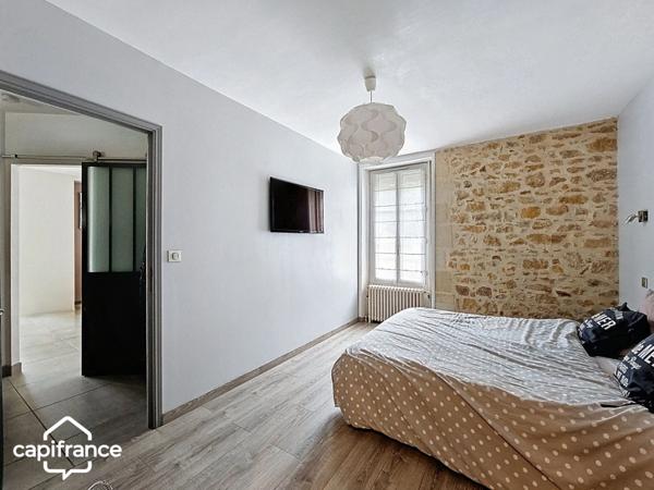 Maison de ville 122 m² – 3 chambres + bureau – jardin, piscine chauffée, garage – Thouars centre (79100)