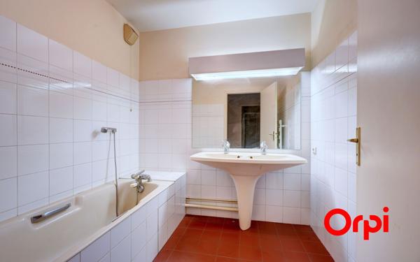 Appartement à vendre    4 pièces • 115,83 m2 Lyon 6