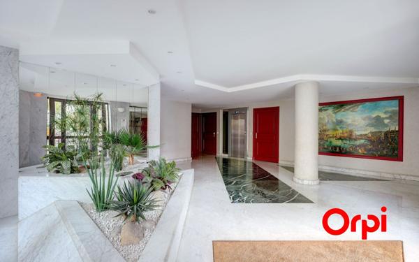 Appartement à vendre    4 pièces • 115,83 m2 Lyon 6