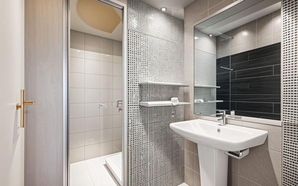 Appartement à vendre    4 pièces • 115,83 m2 Lyon 6