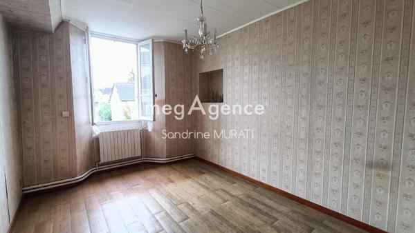 Maison à SAINT-GERMAIN-DE-COULAMER, 53700 - 8 pièces 170m²