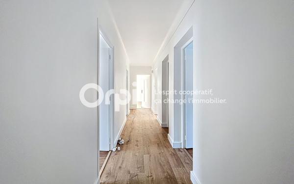 Appartement à vendre    4 pièces • 98,20 m2 Gilly-sur-Isère