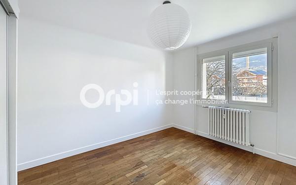 Appartement à vendre    4 pièces • 98,20 m2 Gilly-sur-Isère