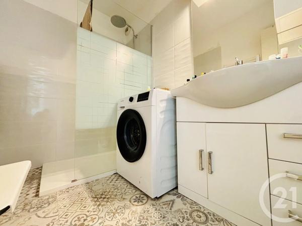 Appartement F3 à vendre  3 pièces - 62,28 m 2   ALES  - 30