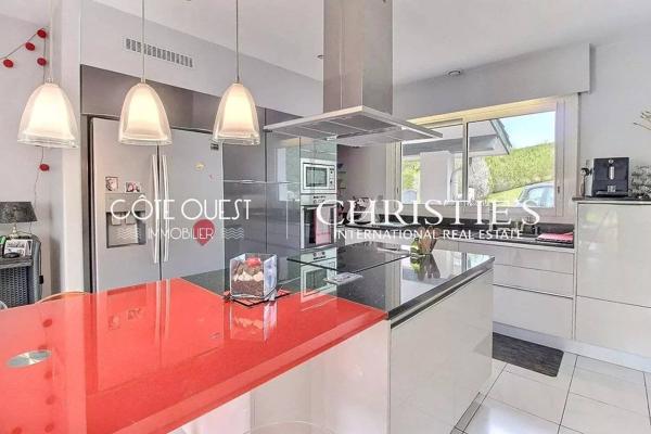 À vendre Urrugne - Villa de 238 m² avec piscine