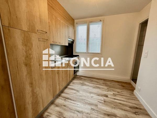 Location Appartement 3 pièces 68 m² - 8, rue BRANDA Brest 29200