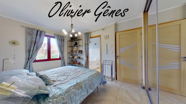 La Bazoge (72650) Propriété - 8 pièces - 231 m² - 5 chambres - Piscine - Terrain paysagé de 2252 m².