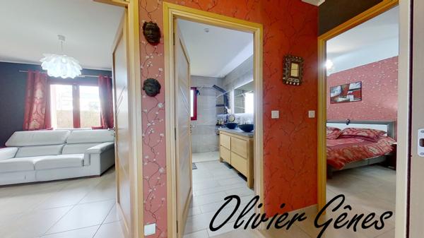 La Bazoge (72650) Propriété - 8 pièces - 231 m² - 5 chambres - Piscine - Terrain paysagé de 2252 m².