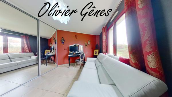 La Bazoge (72650) Propriété - 8 pièces - 231 m² - 5 chambres - Piscine - Terrain paysagé de 2252 m².