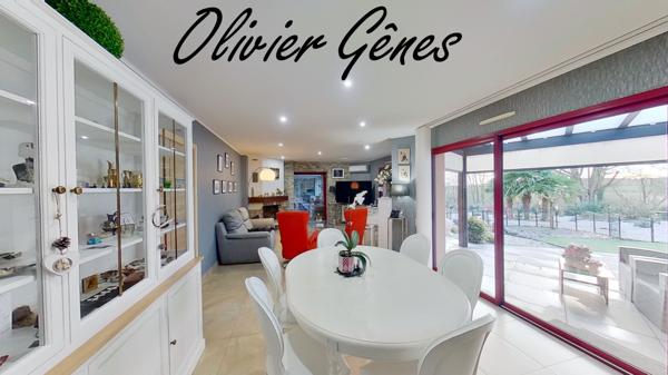 La Bazoge (72650) Propriété - 8 pièces - 231 m² - 5 chambres - Piscine - Terrain paysagé de 2252 m².