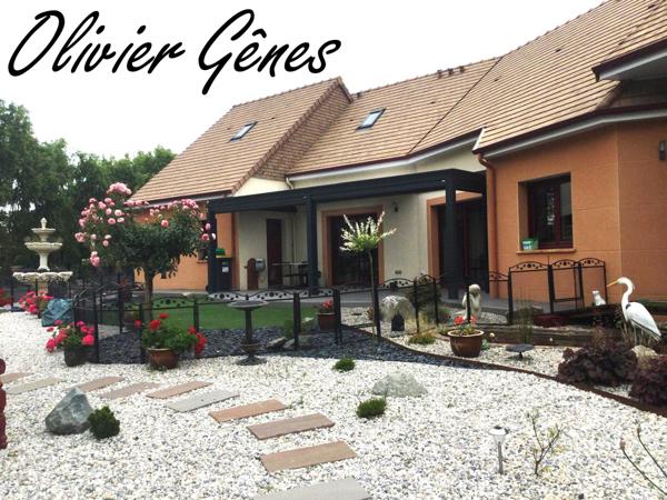 La Bazoge (72650) Propriété - 8 pièces - 231 m² - 5 chambres - Piscine - Terrain paysagé de 2252 m².