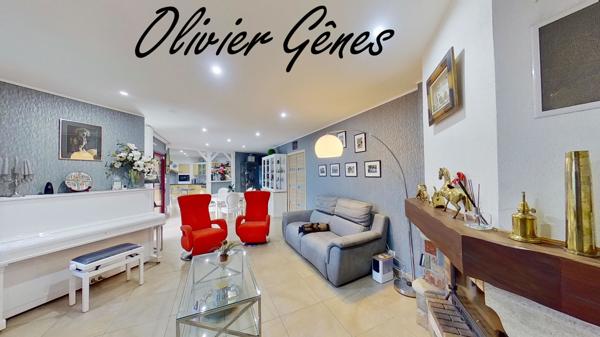 La Bazoge (72650) Propriété - 8 pièces - 231 m² - 5 chambres - Piscine - Terrain paysagé de 2252 m².