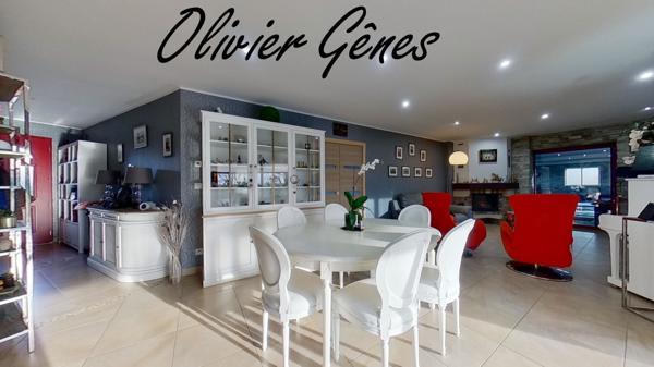 La Bazoge (72650) Propriété - 8 pièces - 231 m² - 5 chambres - Piscine - Terrain paysagé de 2252 m².