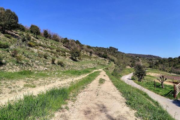 Prix en baisse: Lagorce terrain à batir 4400 m²