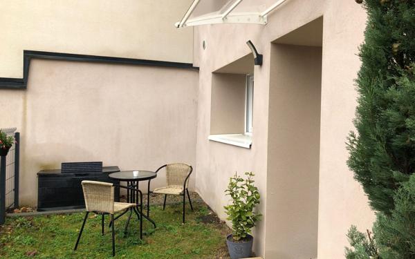 Appartement à louer    2 pièces •  Pont-Évêque