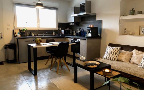 Appartement à louer    2 pièces •  Pont-Évêque