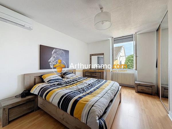 Vente                                                      Appartement
                        
                     5 pièces                      80 m2                     à Bourgoin-Jallieu