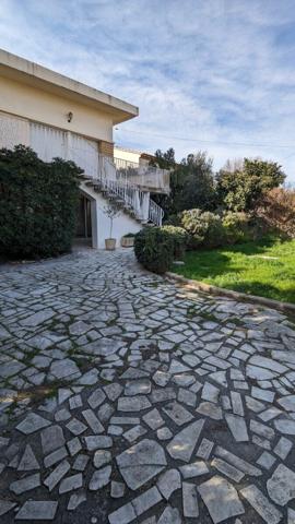 Maison à vendre    4 pièces •  Avignon