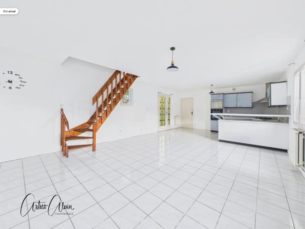 Maison à vendre 3 pièces avec extérieur et garage