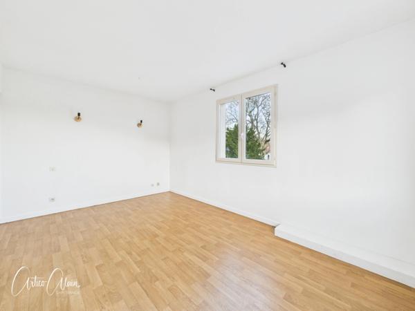 Maison à vendre 3 pièces avec extérieur et garage