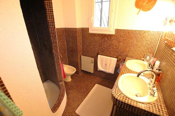 Villa 6 pièces de 165 m2 sur 1792 m2